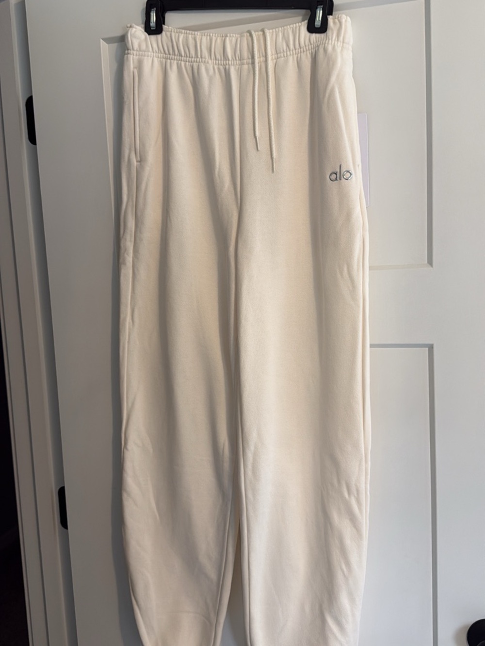 NWT Alo MD Ivory Accolate Sweatpants in Ivory